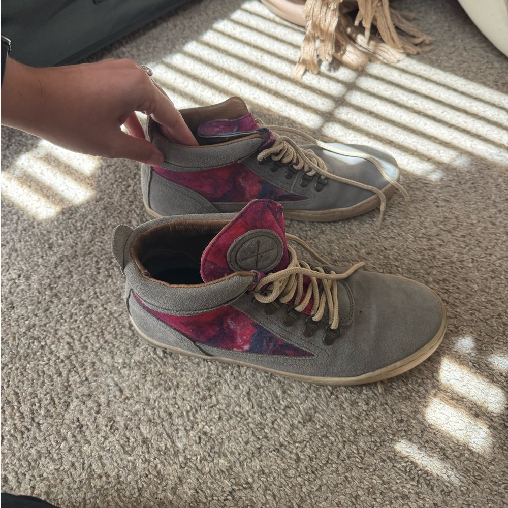 Inkkas Gray and Pink Leather Sneakers